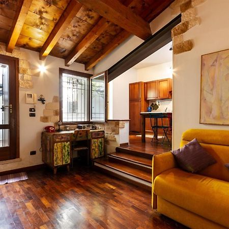 La Terrazza Apartment - Smart Holiday มานโตวา ภายนอก รูปภาพ