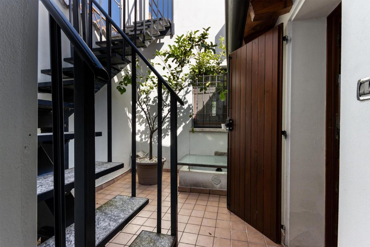 La Terrazza Apartment - Smart Holiday มานโตวา ภายนอก รูปภาพ